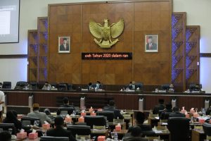 Plt Gubernur Aceh Hadiri Paripurna DPRA Tentang Interpelasi