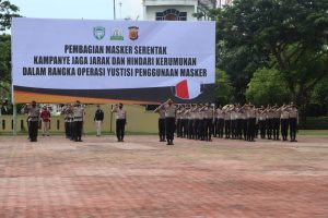 Polda Aceh Bagi Masker Serentak, Kampanye Jaga Jarak dan Hindari Kerumunan Dalam Rangka Operasi Yustisi Penggunaan Masker