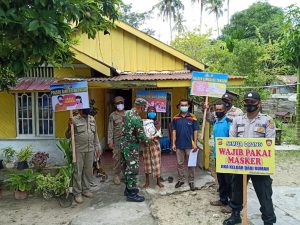 Polri Bersama TNI, Satpol PP dan WH Lakukan Himbauan Disiplin Masker Serta Membagikan Sembako