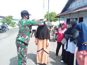 Danramil 05/Simeulue Barat melaksanakan Pendisiplinan PROKES guna Mengantisivasi Penyebaran Covid-19