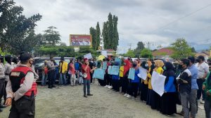 Ratusan mahasiswa Gelar Aksi di DPRK Aceh Tenggara Tolak Omnibus Law