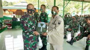 Jam Komandan Sekaligus Penyerahan Baju Kaos Olahraga Kepada Prajurit dan PNS Kodim 0115/Simeulue