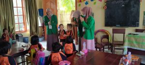 Mahasiswa KKN UNIMAL Mensosialisasikan Gaya Hidup Sehat Di Masa Pandemi Kepada Anak-anak TK Satu Atap Tanah Jambo Aye