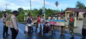 Tim gabungan Koramil 02/Simeulue Tengah, Polsek Simeulue Tengah dan Aparatur Desa Disiplinkan Protokol Kesehatan