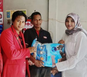 Wakil Ketua DPD PDI Perjuangan Aceh, Lira Amalia Beserta Jajaran Peduli Banjir Aceh Utara
