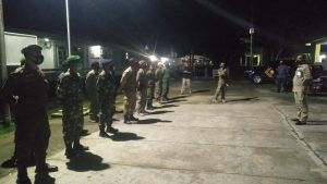 TNI-POLRI dan Sat Pol PP Laksanakan Patroli Malam dan Sosialisasi Protkes