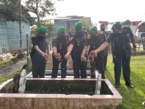 Dalam Rangka Hari Juang TNI AD Tahun 2021, Dandim 0115/ SML Tabur Bunga dan Ziarah Kubur di Taman Makam Pahlawan