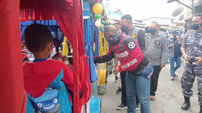 Kolaborasi TNI-POLRI Simeulue Touring Safety Riding, Bagi Masker dan Bhakti Sosial